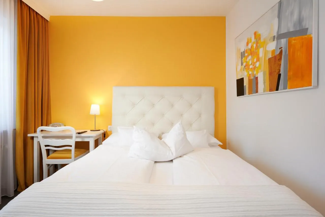 Design-Boutique Hotel Vosteen Núremberg 4*,